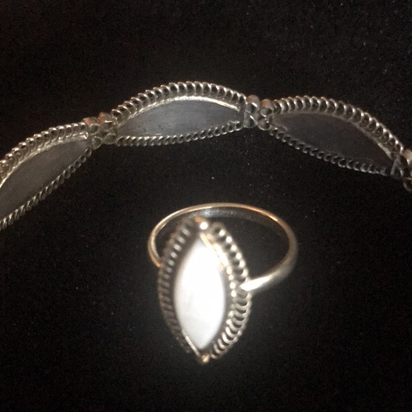 Mother of Pearl bracelet and ring - Picture 5 of 7